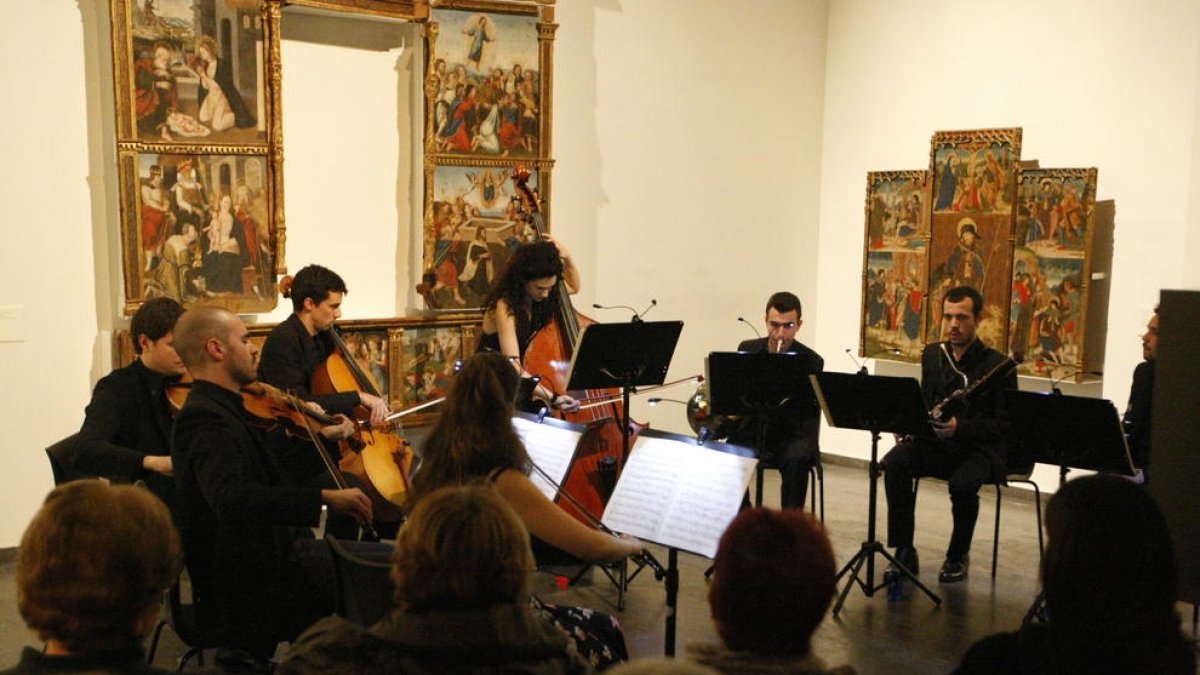 La violinista gal·la Alexandra Soumm i Camera Musicae omplen el Museu