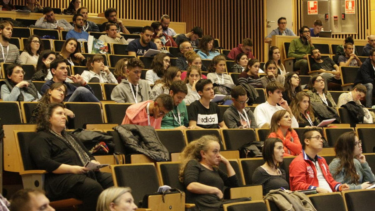 Asistentes a la jornada que se celebró ayer en el Campus de Cappont.