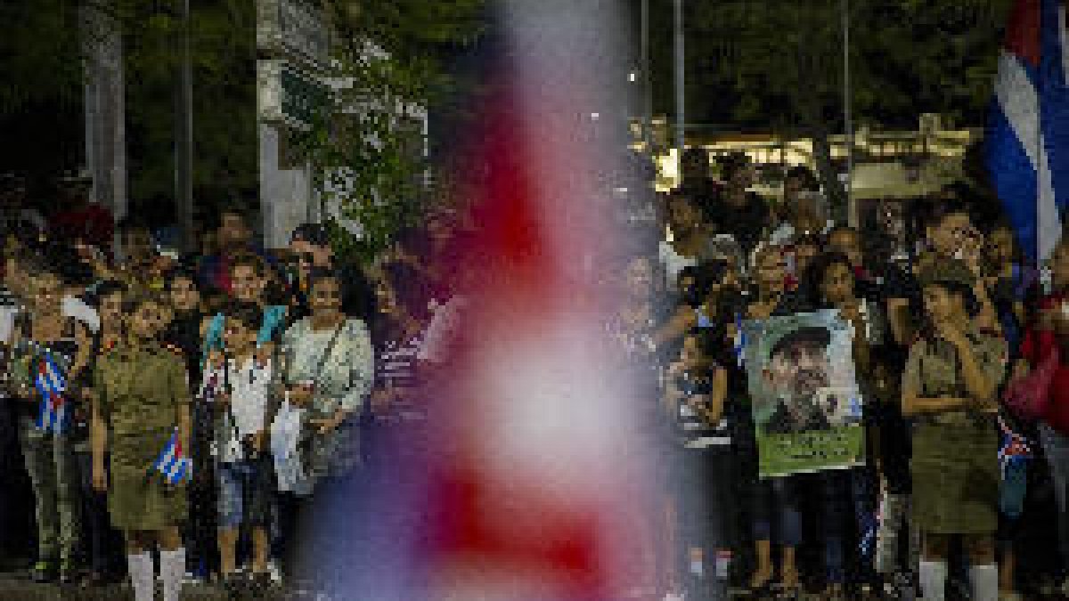 Les cendres de Fidel Castro parteixen de Bayamo cap a Santiago, la seua parada final