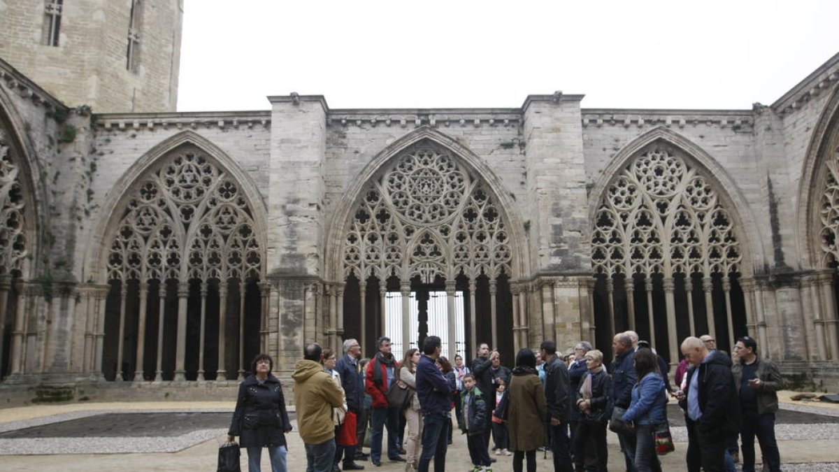 El claustro es uno de los elementos de la Seu Vella que destaca la web.