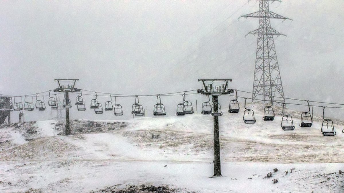 Primera nevada al Pirineu amb 5 centímetres en la Bonaigua