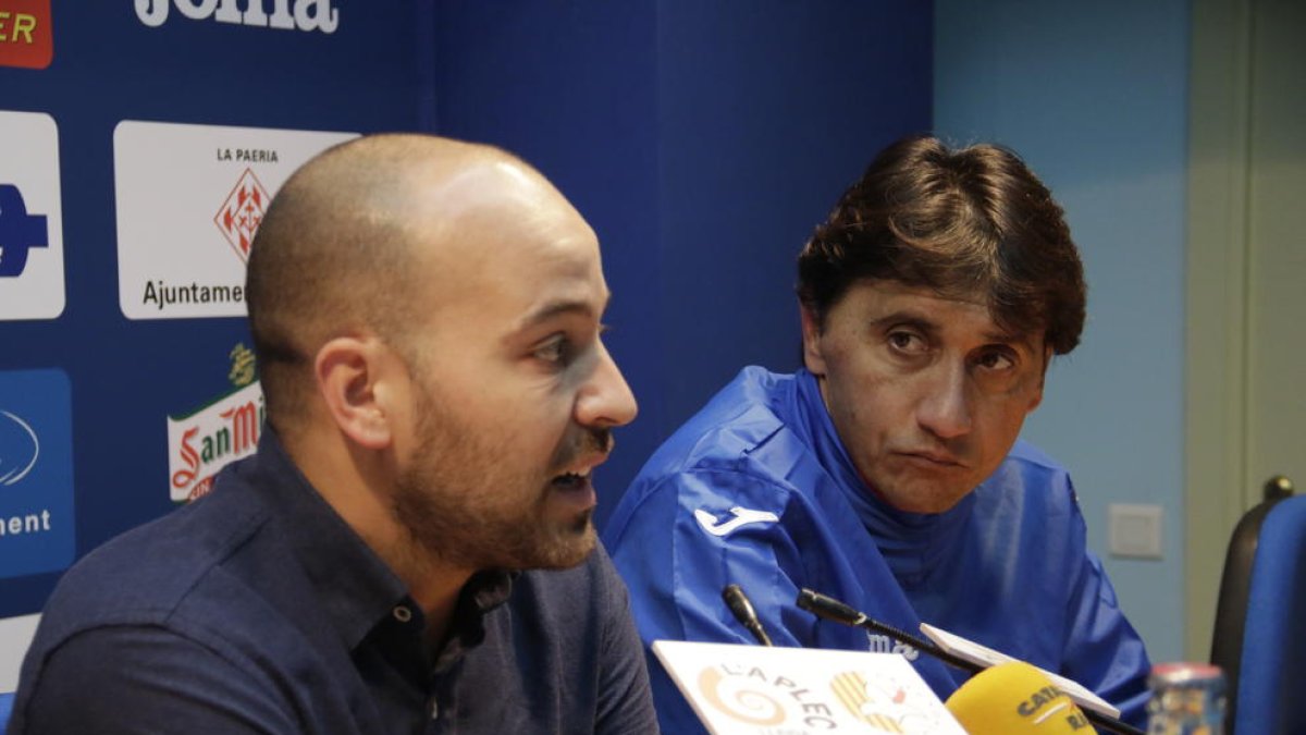 Jordi Esteve i Gustavo Siviero, ahir durant la compareixença conjunta a la sala de premsa.