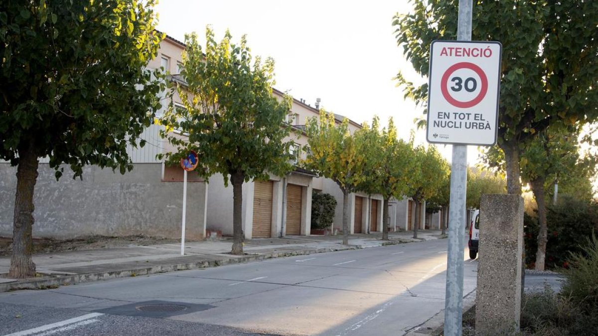 La prohibició de circular a més de 30 quilòmetres per hora s’ha estès a tot el nucli urbà.