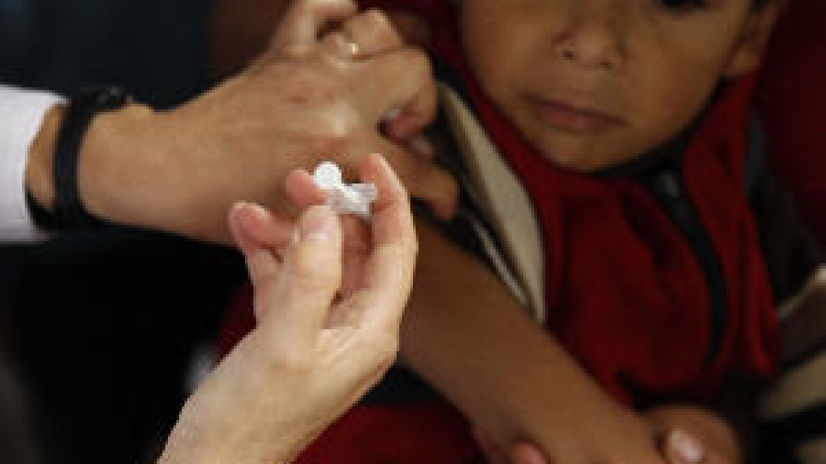 Sanidad retira dos lotes de vacunas del meningococo C