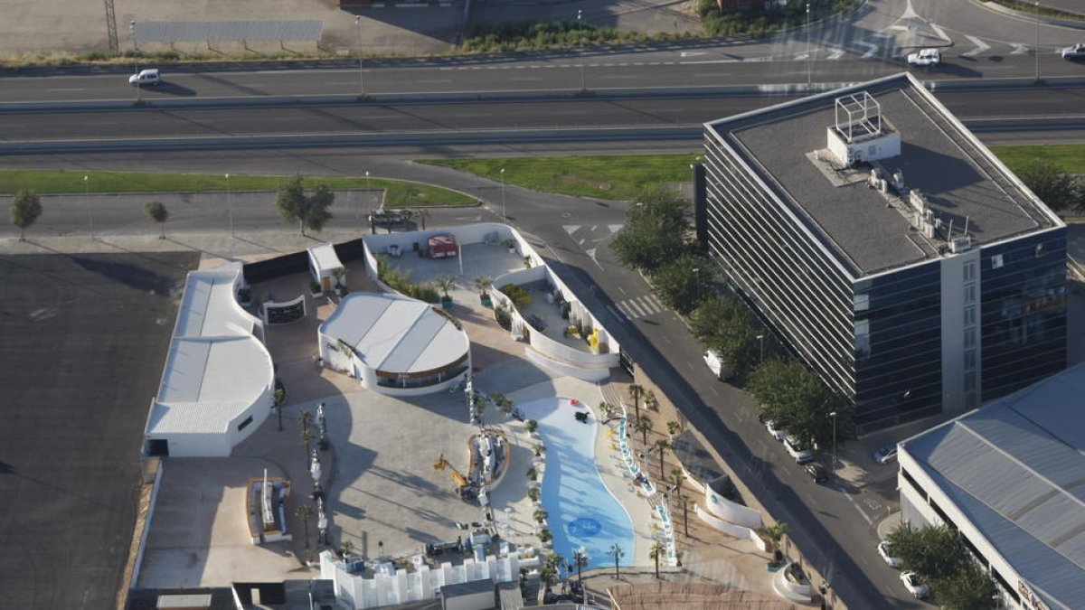 Vista aérea de la discoteca Biloba, en el polígono Neoparc.