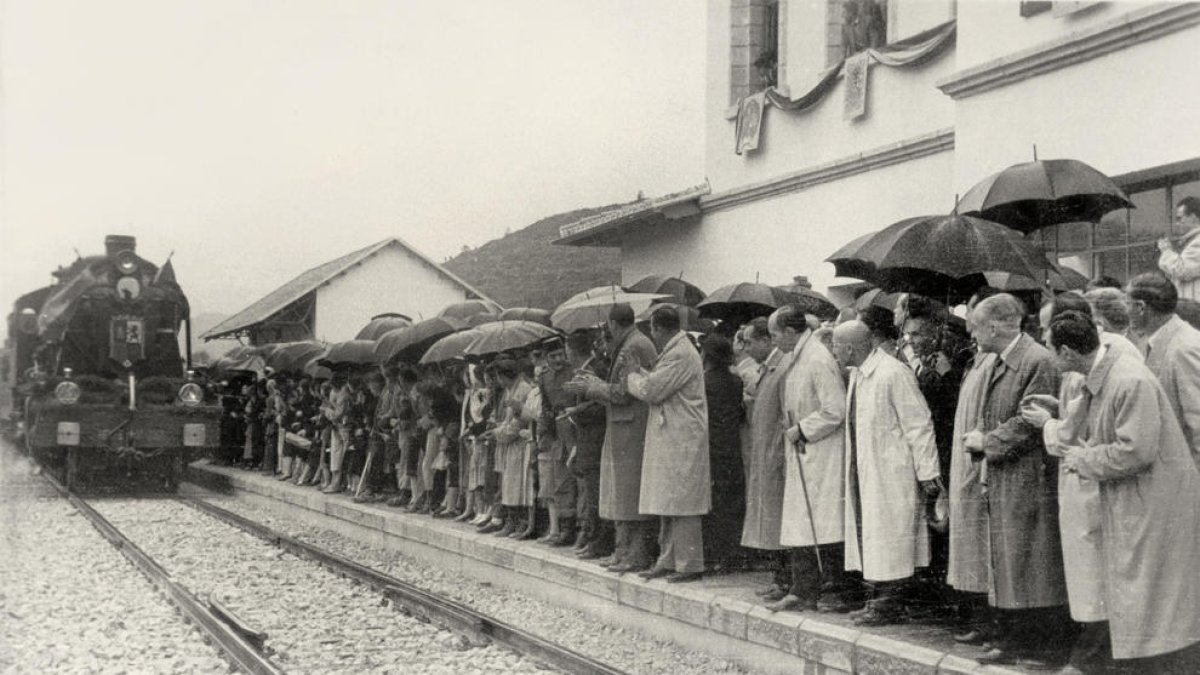 El tren de la Pobla renaix als 65 anys