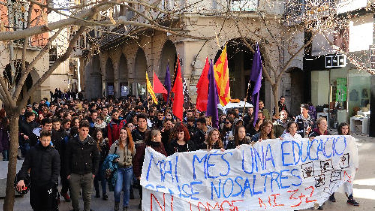 Imagen de archivo de una protesta en Lleida contra la Lomce y la reforma universitaria 3+2. 
