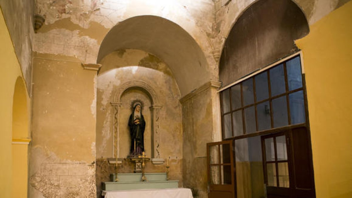 Capilla de la iglesia de Torà donde se ubicaban los sarcófagos.