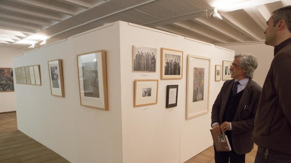 Garcia y el alcalde de Agramunt, Bernat Solé, en la exposición de la Fundació Viladot. 