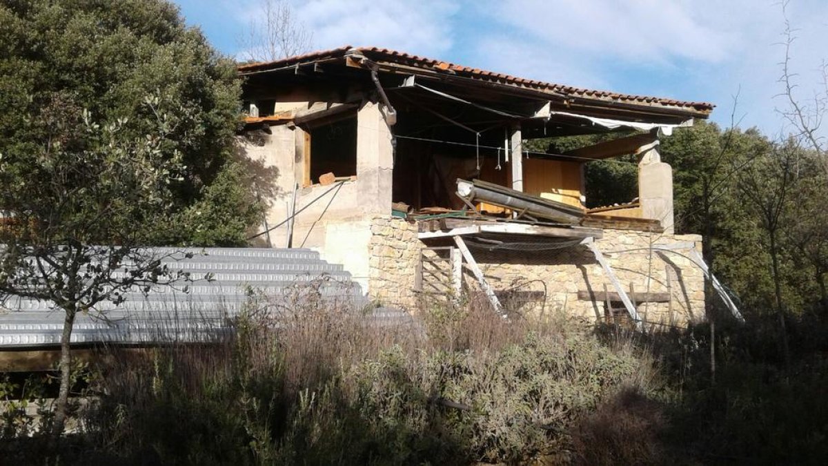 El edificio que construyó Vàzquez en Sant Esteve de la Sarga.