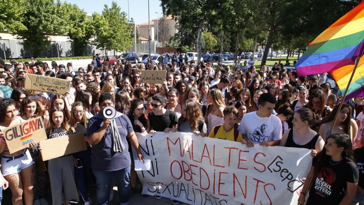 Imatge d’arxiu de la mobilització estudiantil del passat 7 de juny a les portes del Gili i Gaya.