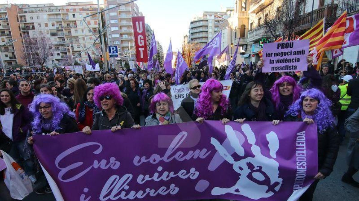 Protestes en el marc d'una vaga feminista pionera.