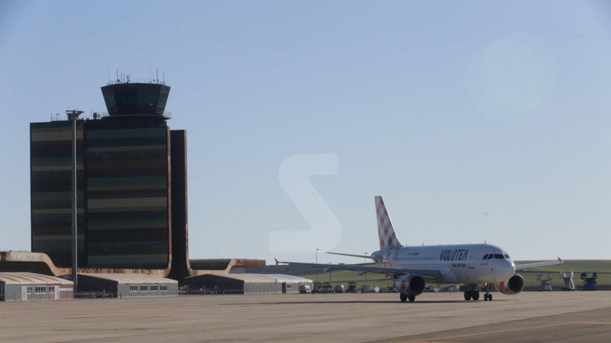 Pràctiques de vol a l'aeroport d'Alguaire