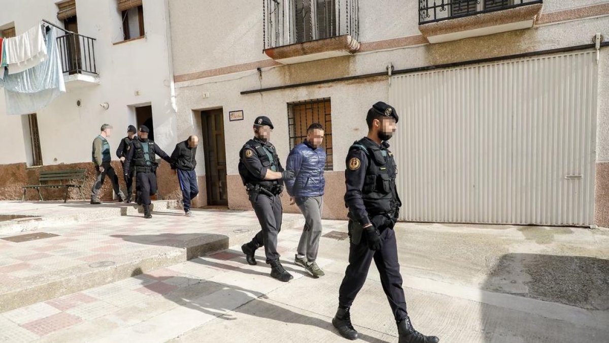 Registros de la Guardia Civil en la capital del Segrià, Almacelles, Castellnou de Seana y Bellpuig.
EN ACTUALIZACIÓN