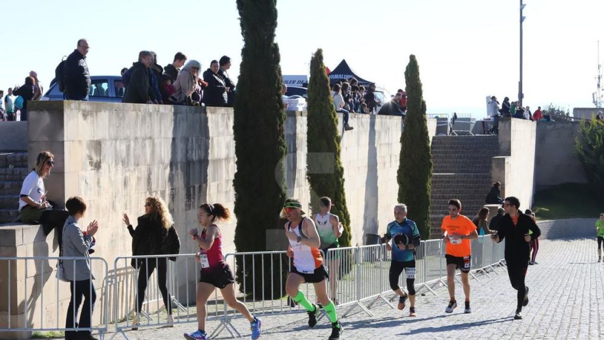 La veterana i emblemàtica prova lleidatana va reunir 700 atletes entre totes les propostes.