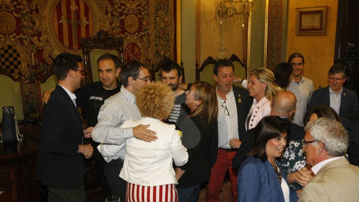 Sessió extraordinària a l'ajuntament de Lleida abans de l'elecció del nou equip de govern municipal.