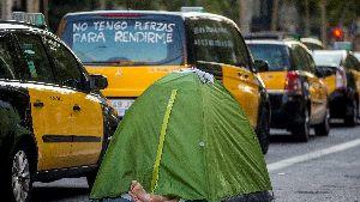 Los taxistas de Barcelona barajan dar una 