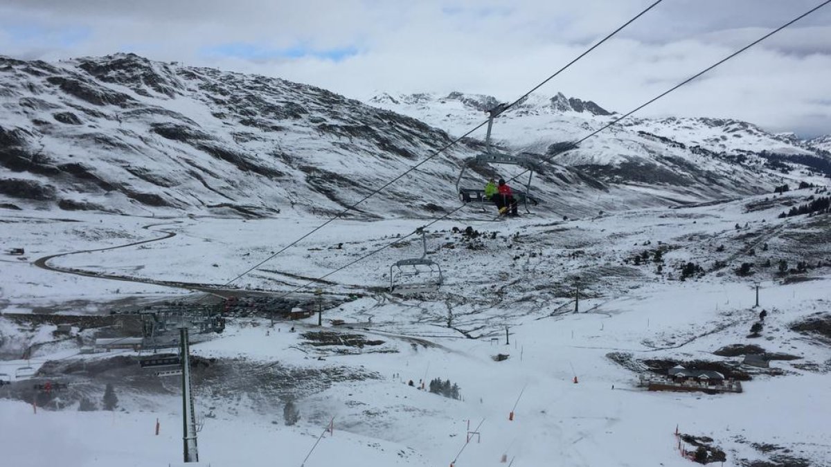 Baqueira inauguró la temporada de esquí el pasado fin de semana.