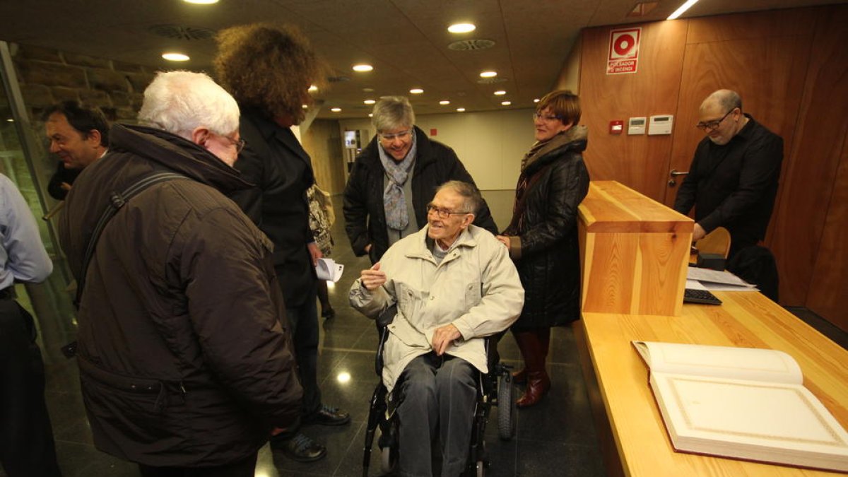 Lluís Virgili, en silla de ruedas, no se perdió en enero de 2014 el estreno del auditorio del Espai Orfeó.