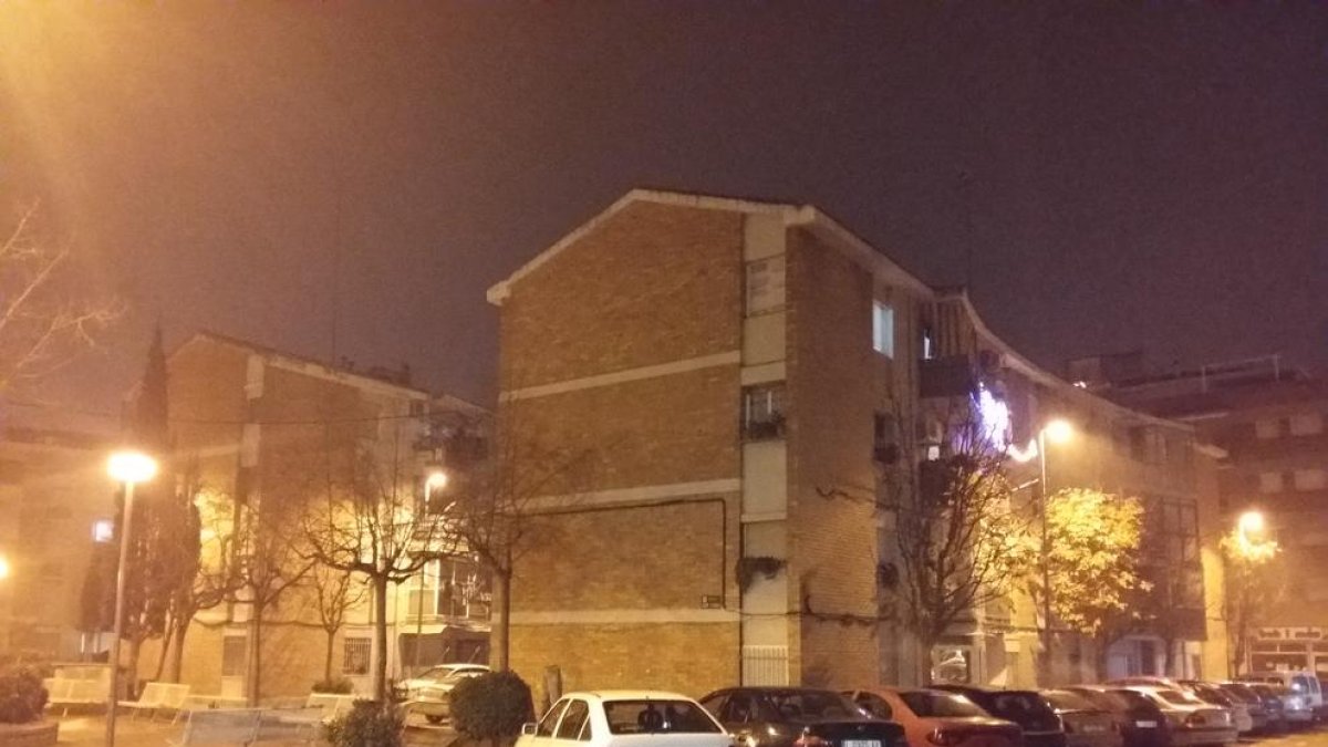 L’habitatge se situa als pisos del grup Jaume d’Urgell.