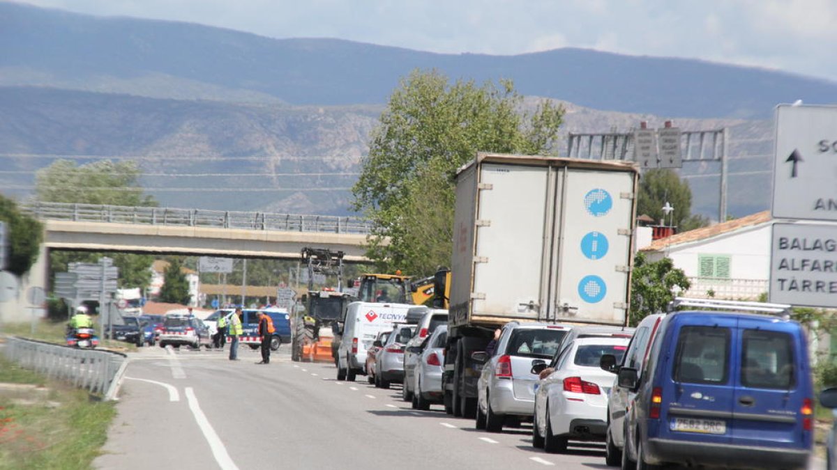 Imatge d'arxiu de retencions per un accident a Vallfogona de Balaguer.