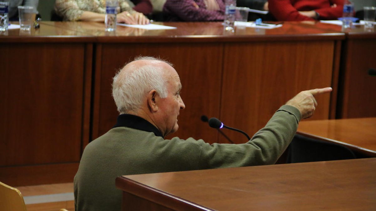 El cazador condenado, el pasado diciembre durante el juicio celebrado en la Audiencia de Lleida. 
