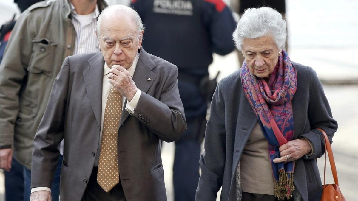El expresidente de la Generalitat Jordi Pujol y su esposa, Marta Ferrusola.