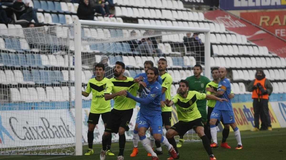 Fran Moreno, en una acción de uno de los partidos que ha jugado con el Lleida esta temporada.