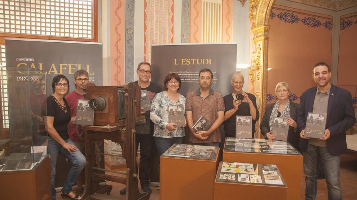 El Museu Comarcal inauguró ayer una muestra sobre el cronista gráfico de Tàrrega durante el siglo XX.