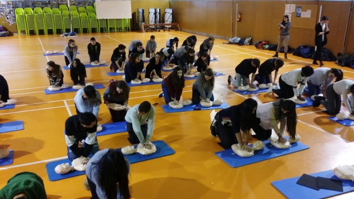 Alumnes de l’institut de Tremp, al taller de formació.