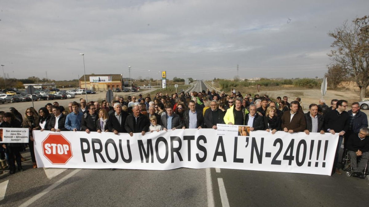 Una de les protestes per reclamar solucions a l’elevada sinistralitat de la carretera N-240 a Lleida.