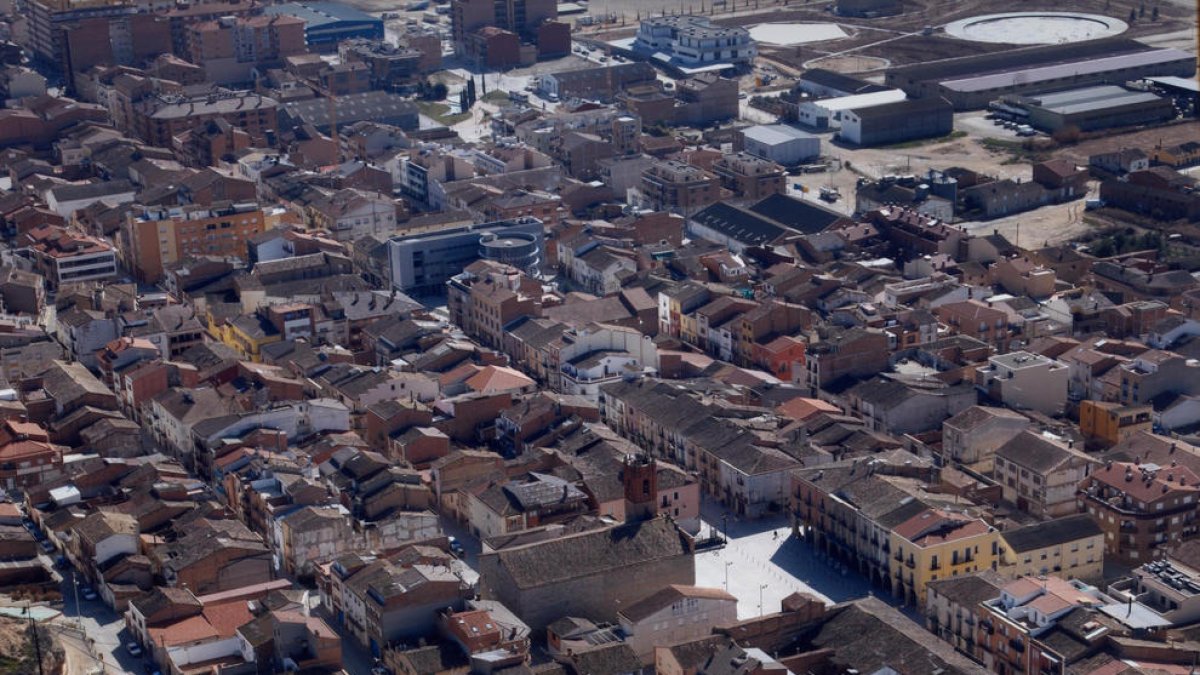 Vista áerea de la localidad de Almacelles, en la comarcal del Segrià. 