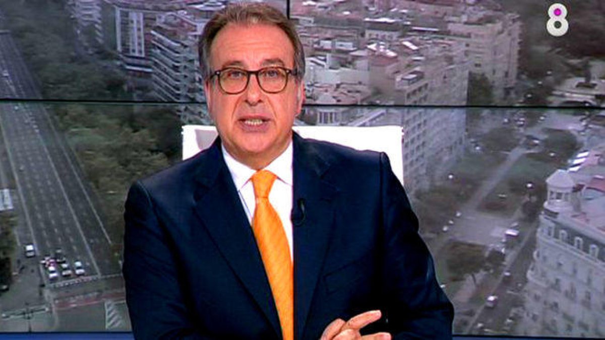 Josep Cuní en su ‘8 al dia’ de 8TV.