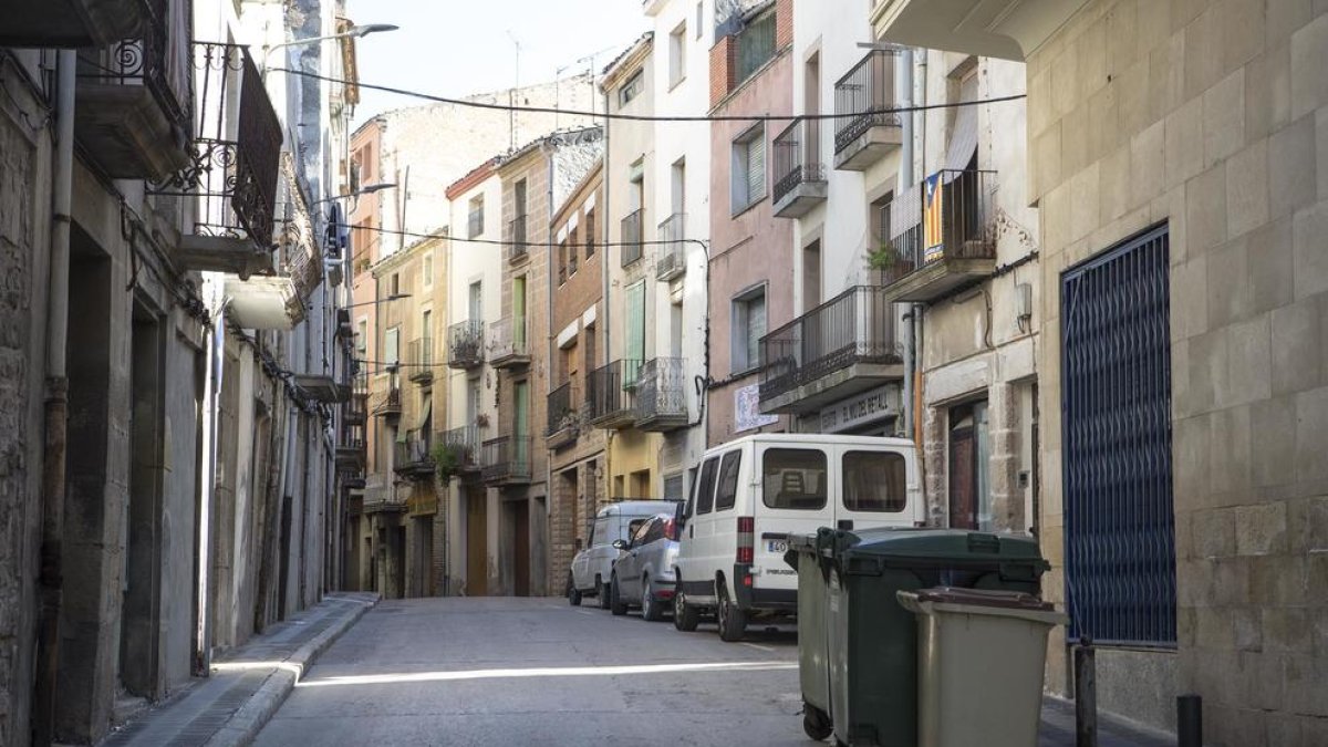 El carrer Urgell de Tàrrega, les obres del qual començaran demà en un tram de 138 metres.
