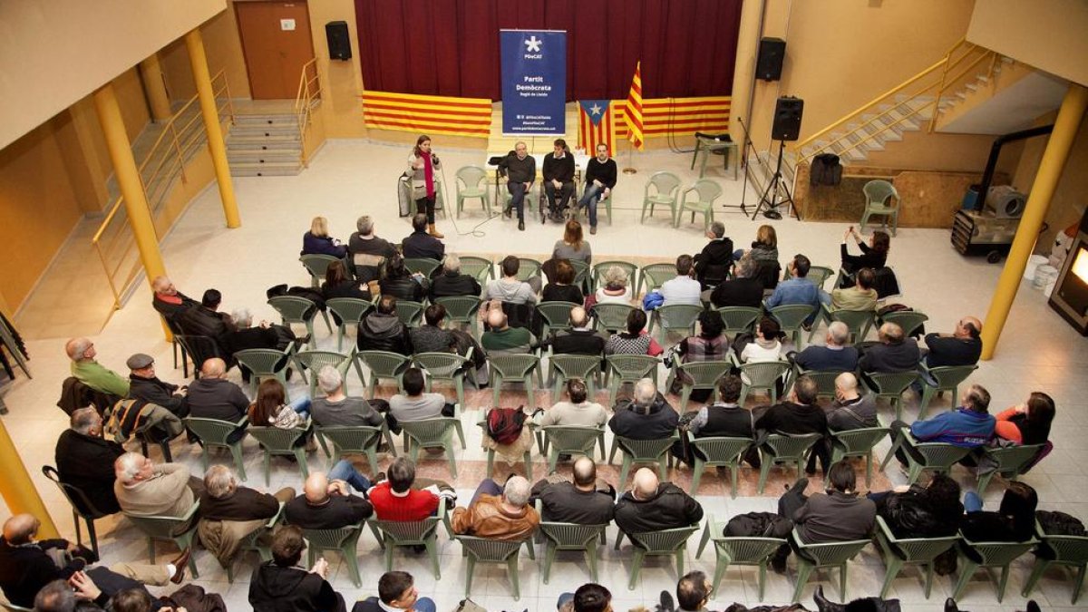 Acte de presentació de la formació a Montgai.