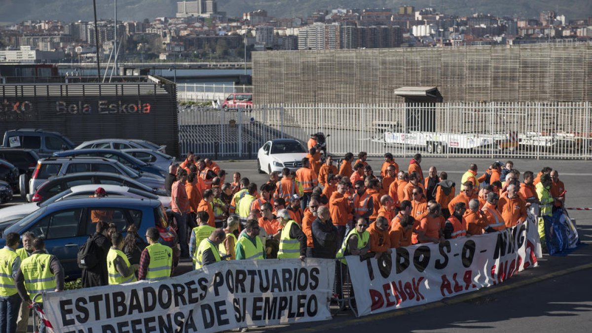 Imatge d’una de les últimes protestes dels estibadors al port de Bilbao.