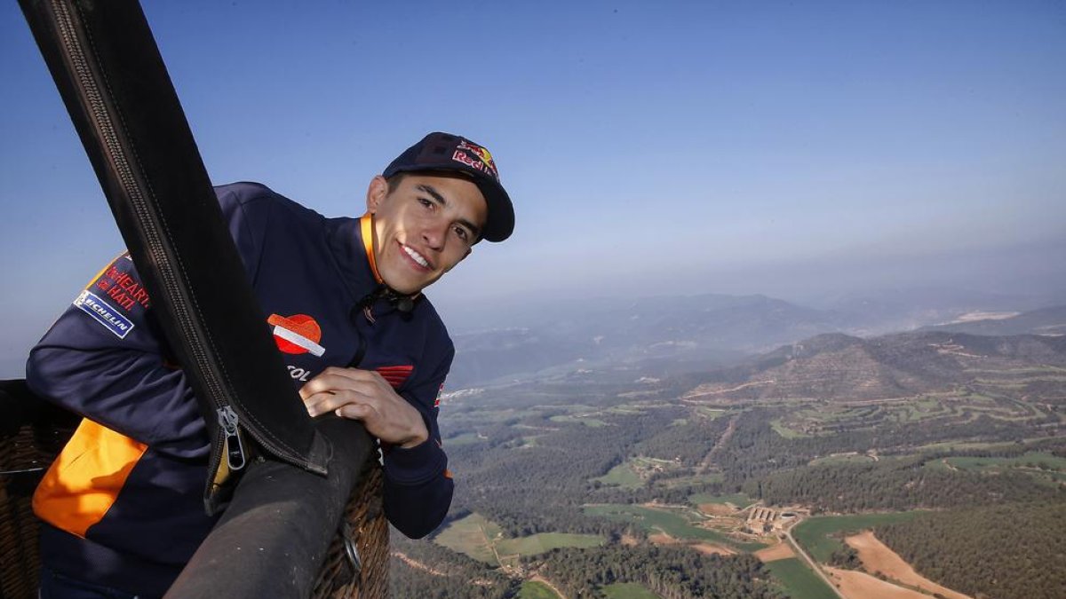 Los hermanos Màrquez se relajan antes de competir en Montmeló