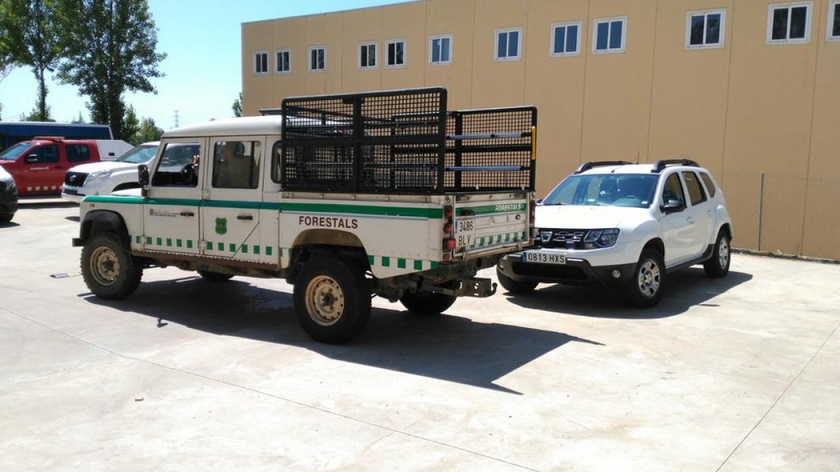 Furgoneta pick-up de los agentes rurales adaptada para cacerías nocturnas.