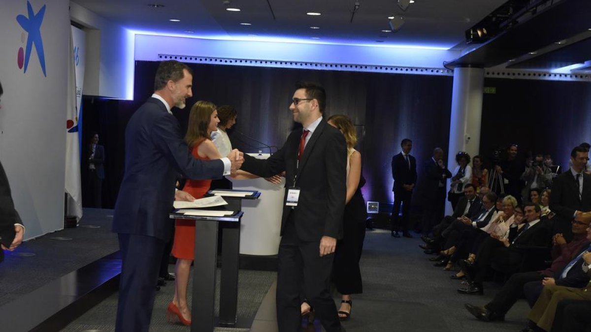 Jordi Feliu, en el momento de saludar al rey Felipe.