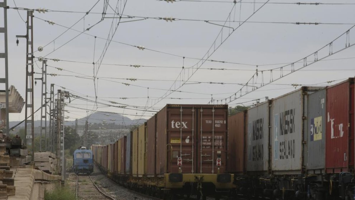 Imagen de archivo de trenes de mercancías en la estación de Les Borges Blanques.