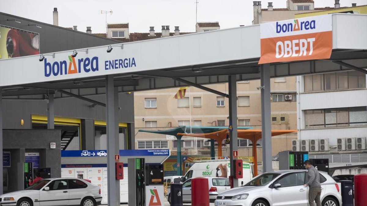 Imatge d'arxiu d'una gasolinera de Tàrrega.