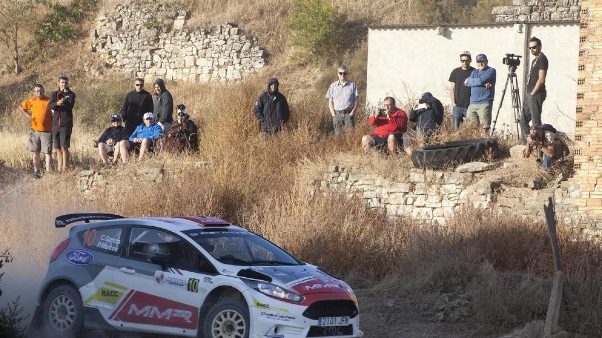 Los aficionados no quisieron perderse los tramos de los pilotos del Rally de Cervera.