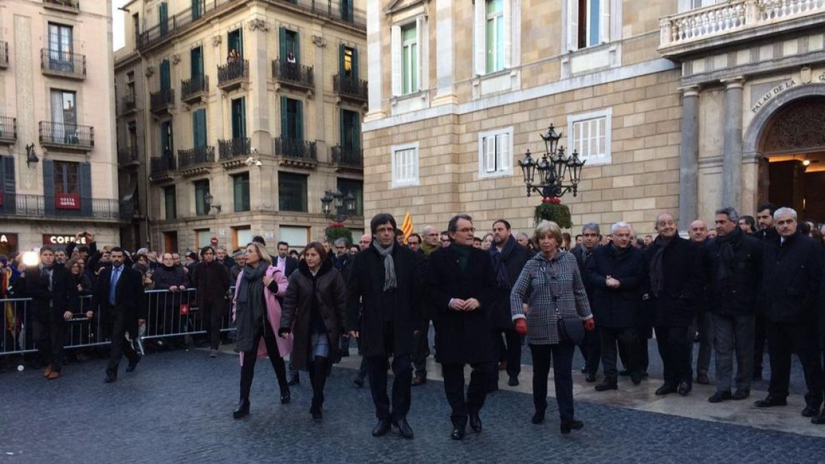 Puigdemont, amb Mas, Ortega, Rigau i Forcadell adreçant-se al Tribunal Superior de Justícia