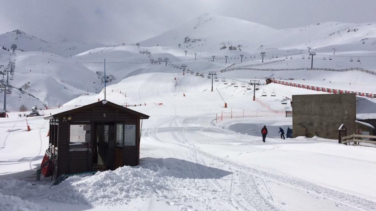 Vista de les pistes a l'estació de Boí Taüll, a l'Alta Ribagorça, en l'actual temporada de neu.