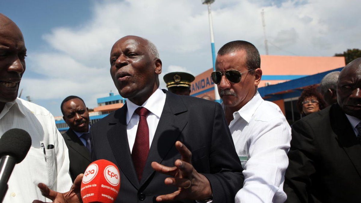 Dos Santos, presidente de Angola, ordenó una investigación.