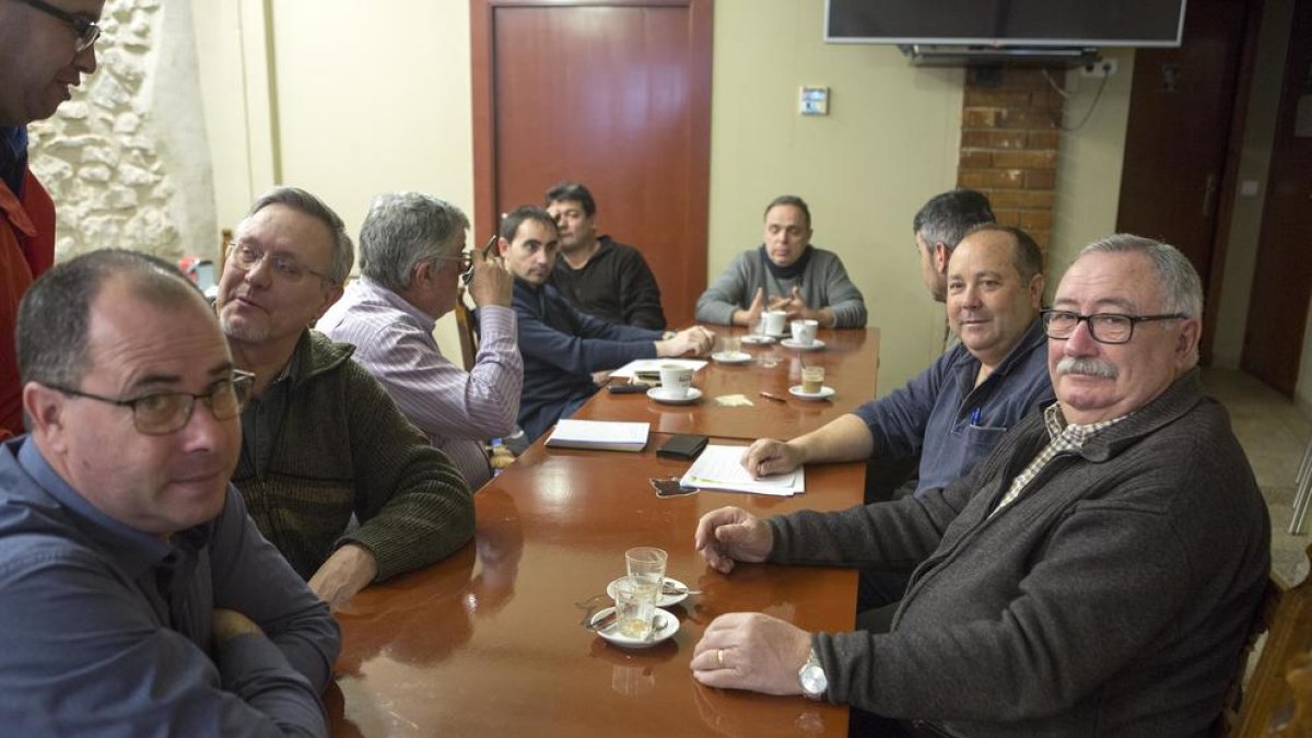 Reunió ahir a Belianes entre els alcaldes i la comunitat de regants del Segarra-Garrigues.