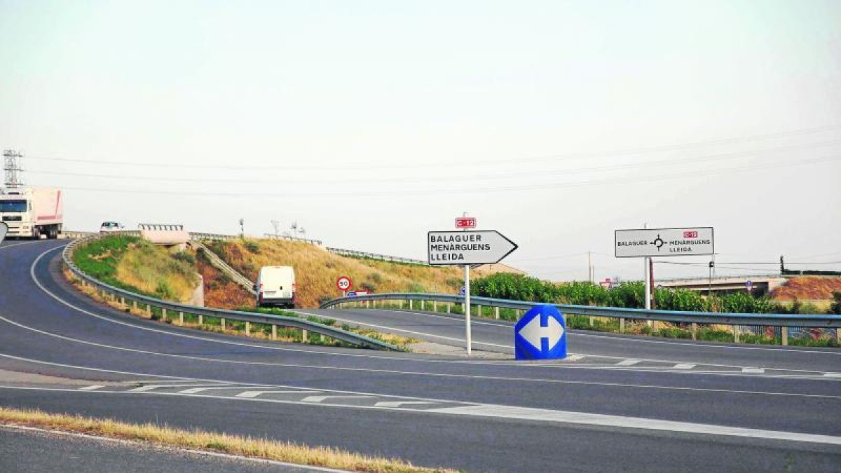 La variant sortirà de la rotonda que enllaça la carretera C-12 amb la C-26.