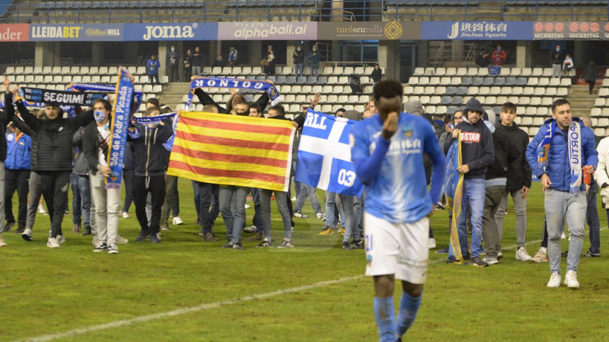 Protestes de jugadors i afició del Lleida Esportiu al Camp d'Esports