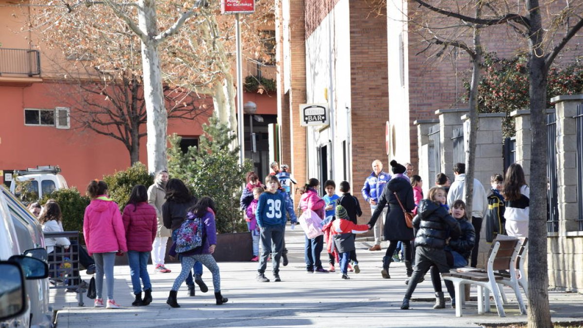 Entrada al colegio Pau Clarís, uno de los que se beneficiará.