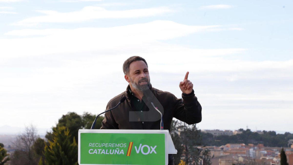 Un ampli dispositiu de Mossos d'Esquadra va evitar ahir incidents en un acte de Vox a Lleida.

Antifeixistes els van increpar i el president del partit, Santiago Abascal, va dir que sempre reben “crits d'energúmens” mentre que als presos independentistes ningú “els assetja”.